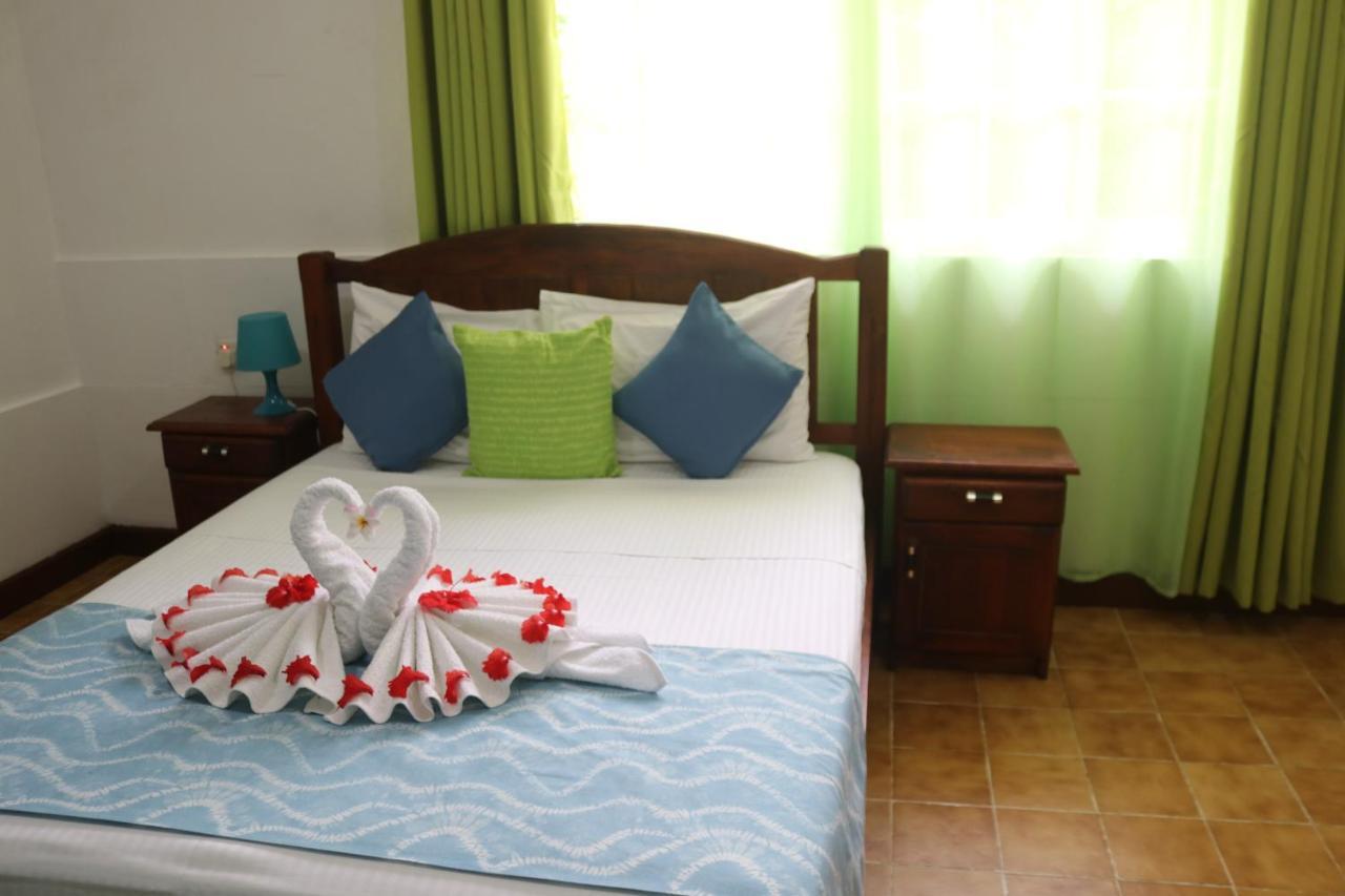 เช ออกัสติน เกสต์ เฮาส์ Apartment Baie Lazare  ภายนอก รูปภาพ