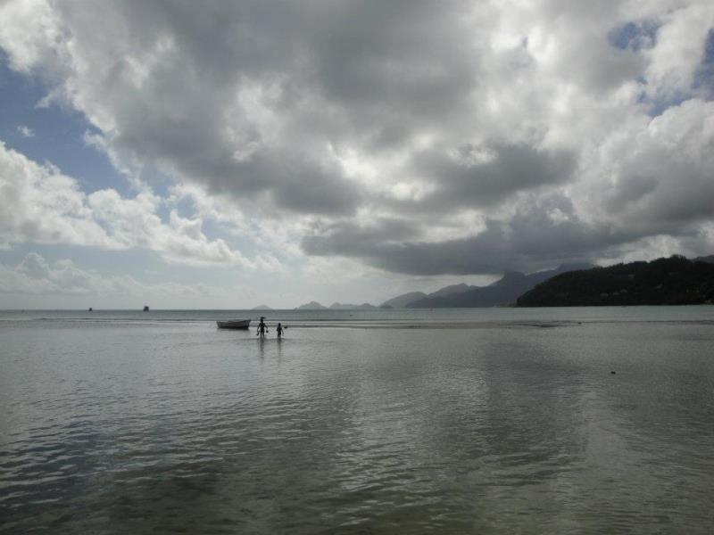 เช ออกัสติน เกสต์ เฮาส์ Apartment Baie Lazare  ภายนอก รูปภาพ
