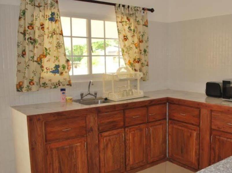 เช ออกัสติน เกสต์ เฮาส์ Apartment Baie Lazare  ภายนอก รูปภาพ
